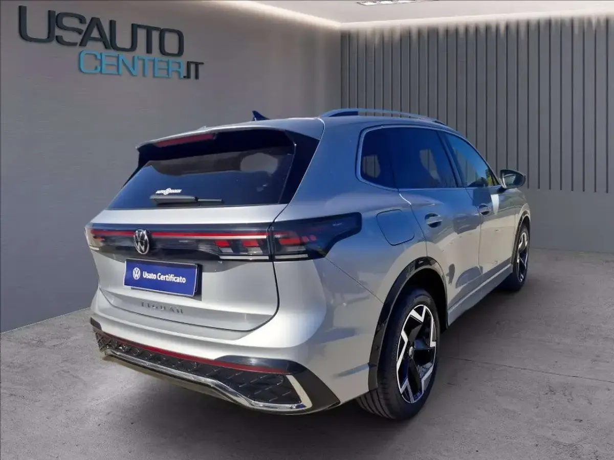 Usata VW Tiguan R-line 150 CV (110 kW) 2025 Dolomite silver metallizzato SUV