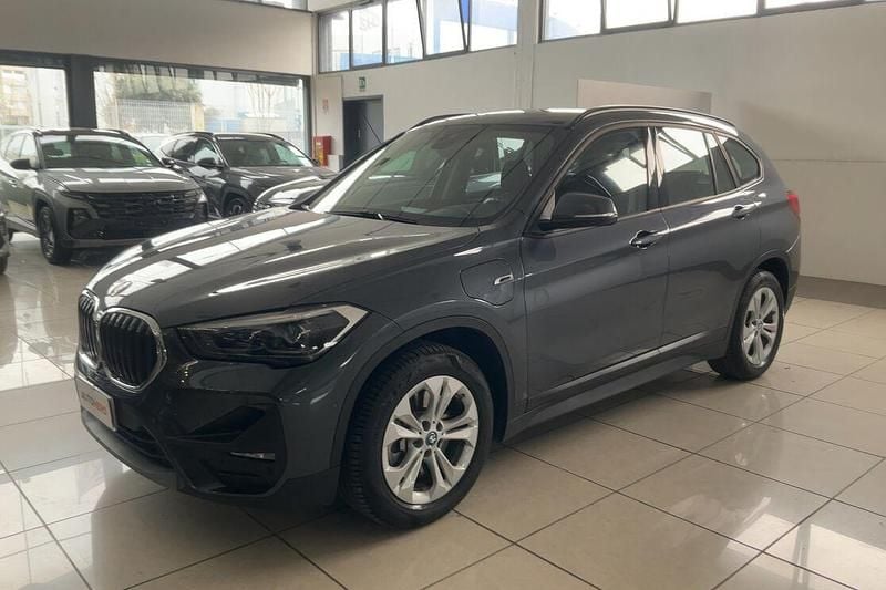 Käytetty BMW X1 Advantage 125 HP (91 kW) 2021 Katumaasturi