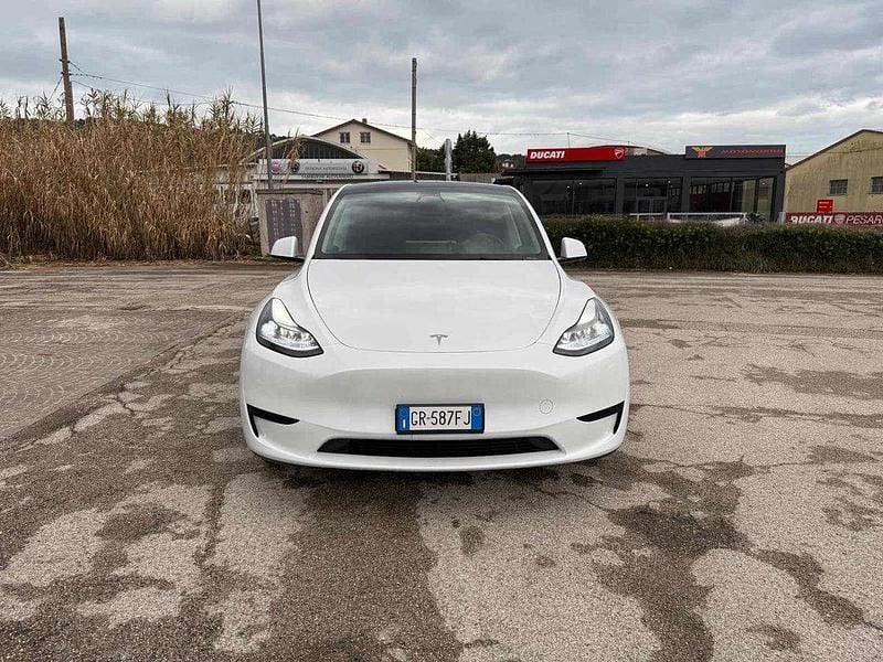 Usata Tesla Model Y Standard Range 378 kW (514 CV) 2023 Bianco SUV