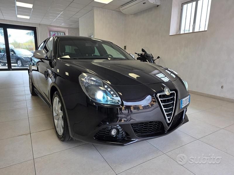 Usata Alfa Romeo Giulietta Distinctive 105 CV (77 kW) 2011 Marrone Utilitaria