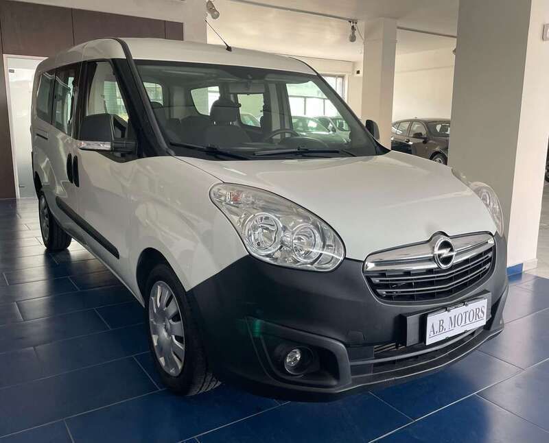 Bianco Usata 2018 Opel Combo Monovolume | 8499 € (Super prezzo) - Immagine 1/4