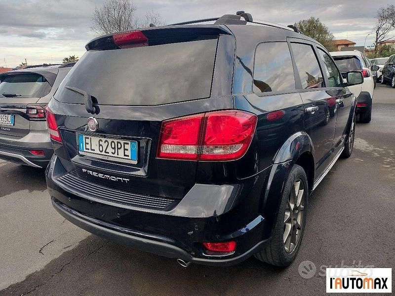 Usata Fiat Freemont Lounge 140 CV (102 kW) 2012 Blu SUV