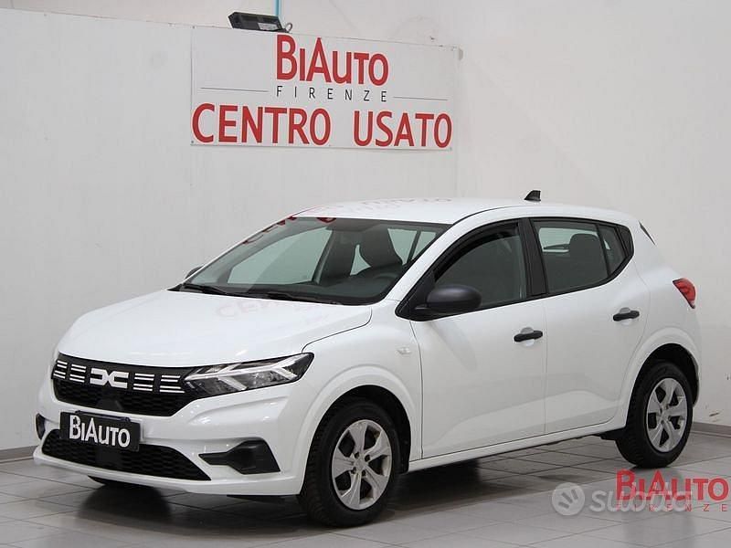 Usata Dacia Sandero Essentiel 67 CV (49 kW) 2023 Bianco Berlina