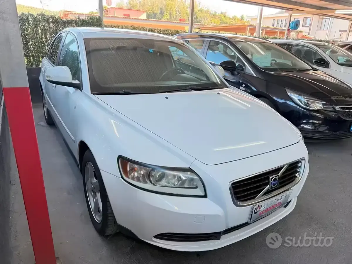 Usata Volvo S40 Momentum 109 CV (80 kW) 2010 Bianco Berlina