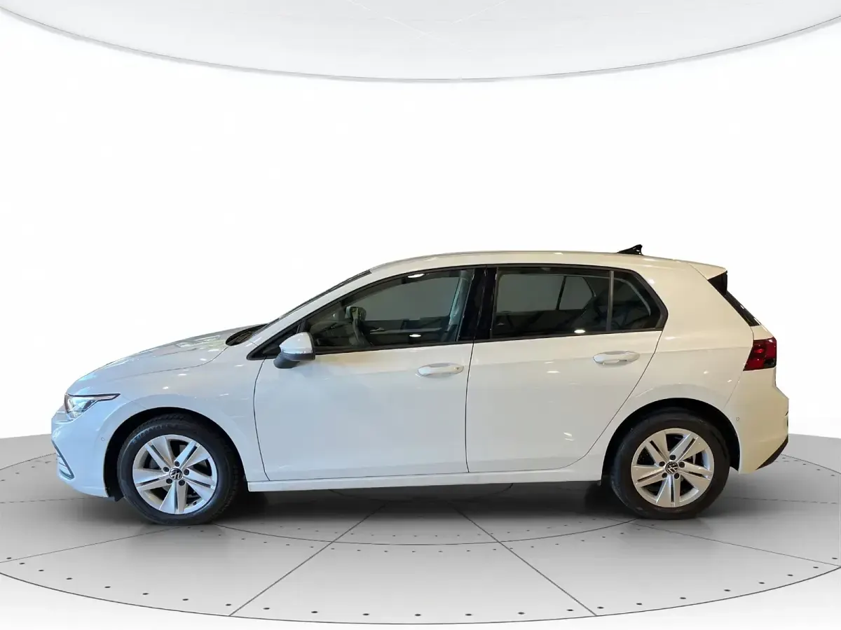 Usata VW Golf VIII Life 116 CV (85 kW) 2024 Bianco Berlina