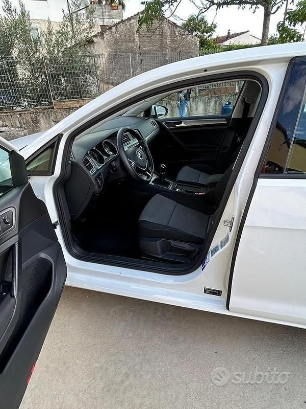 Usata VW Golf VII 110 CV (80 kW) 2015 Bianco Berlina