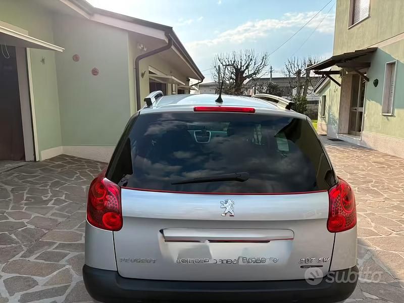 Usata Peugeot 207 75 CV (55 kW) 2009 Grigio Station wagon