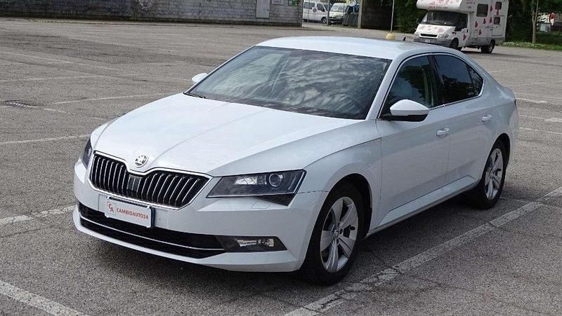 Usata Skoda Superb Executive 120 CV (88 kW) 2016 Bianco Berlina
