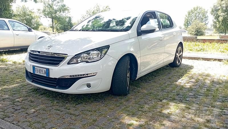 Usata Peugeot 308 100 CV (73 kW) 2015 Bianco Berlina