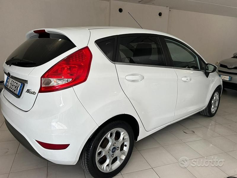 Usata Ford Fiesta Titanium 70 CV (51 kW) 2012 Utilitaria