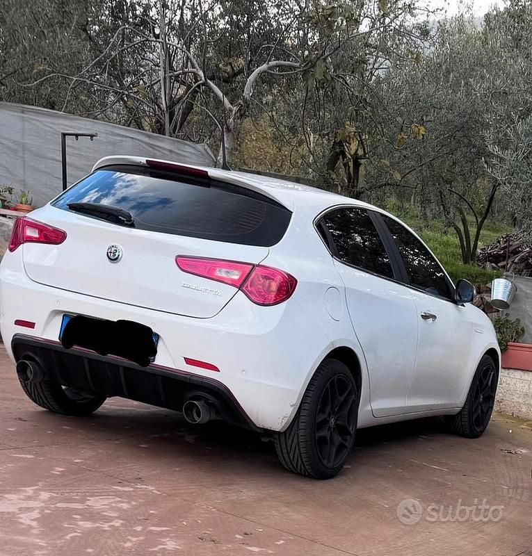 Usata Alfa Romeo Giulietta Exclusive 120 CV (88 kW) 2016 Bianco Berlina
