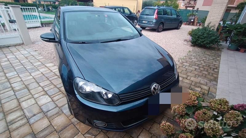 Usata VW Golf VI 105 CV (77 kW) 2012 Blu Utilitaria