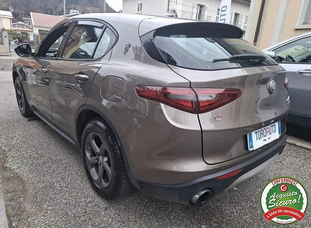 Usata Alfa Romeo Stelvio Executive 210 CV (154 kW) 2019 Marrone SUV