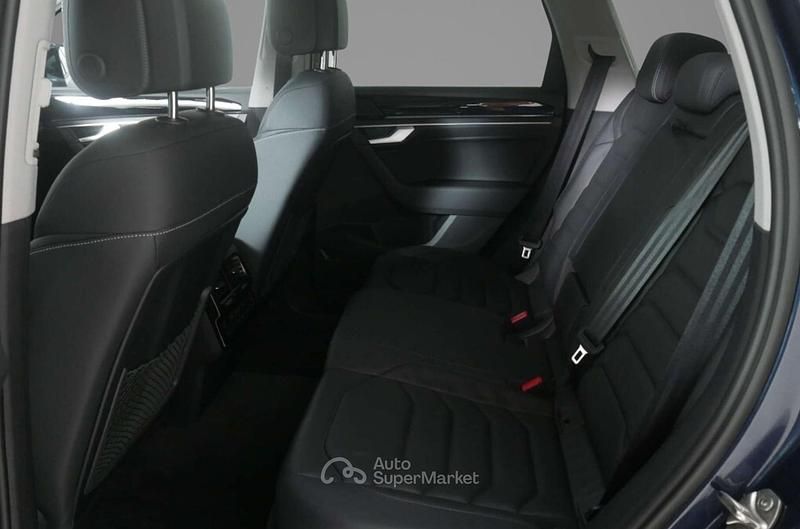 Usata VW Touareg 231 CV (169 kW) 2025 Blu SUV