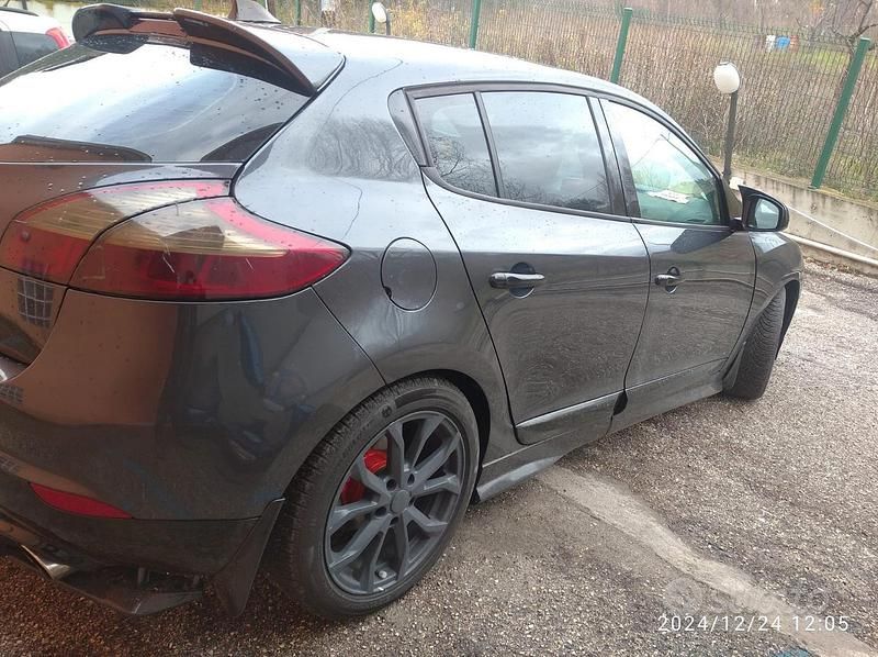 Grigio Usata 2009 Renault Mégane Tre volumi | 5000 € - Immagine 1/4