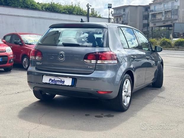 Usata VW Golf VII Highline 104 CV (76 kW) 2012 Berlina