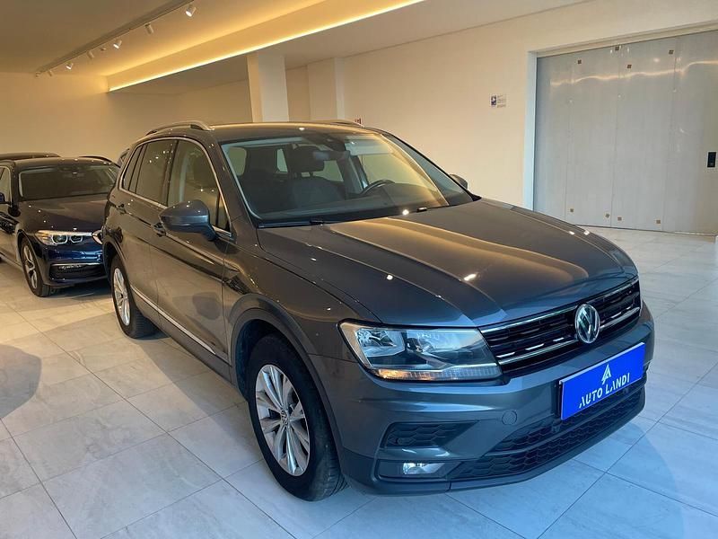 Usata VW Tiguan R-line 149 CV (109 kW) 2020 Grigio SUV