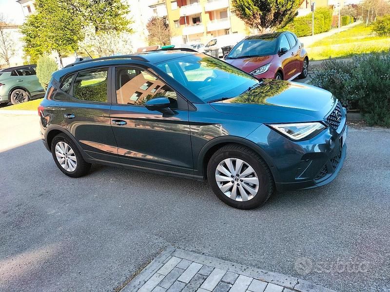 Usata Seat Arona Style 110 CV (80 kW) 2024 Grigio SUV