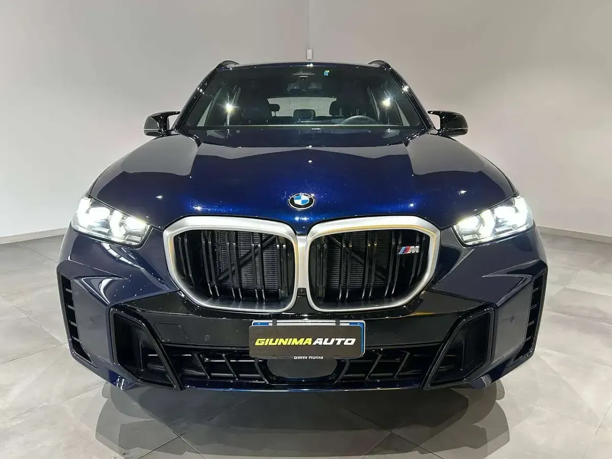 Usata BMW X5 M M Sport 530 CV (389 kW) 2024 Blu/azzurro SUV