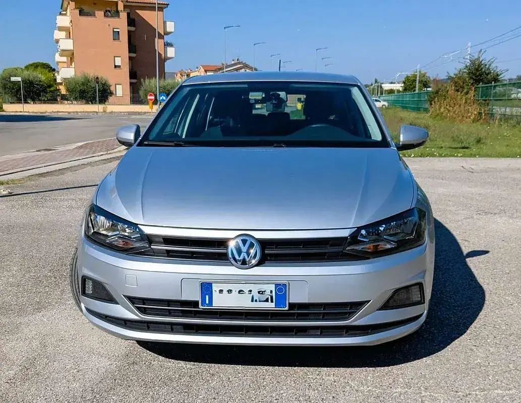 Usata VW Polo Trendline 65 CV (47 kW) 2017 Argento Berlina