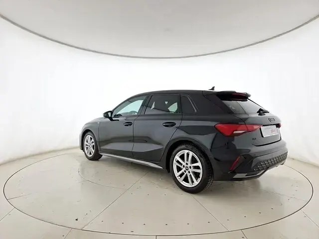 Usata Audi A3 S-Line 150 CV (110 kW) 2025 Nero mito metallizzato Berlina