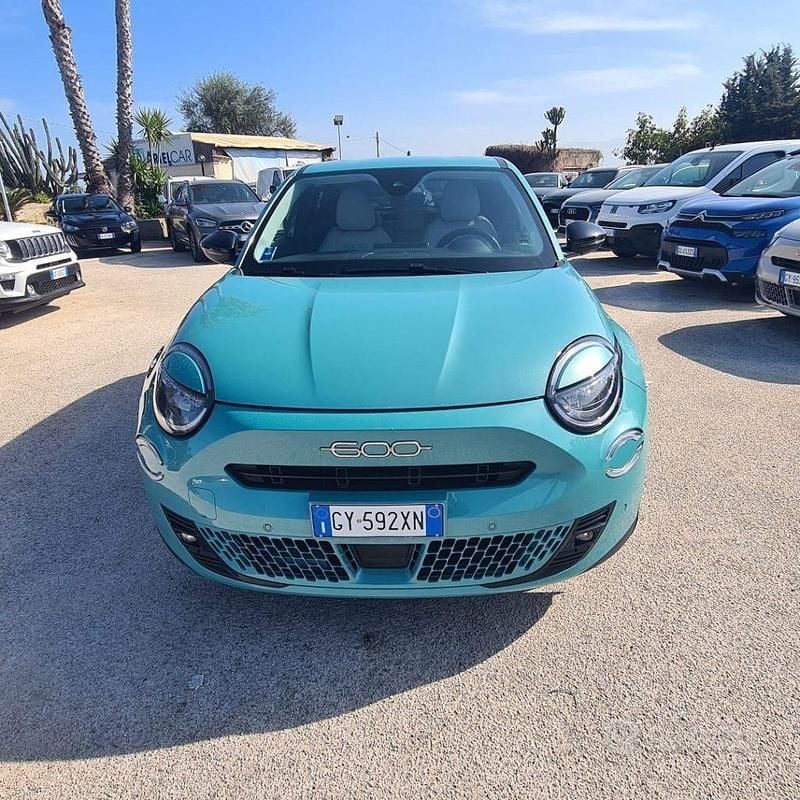 Usata Fiat 600 La Prima 110 CV (80 kW) 2025 Blu SUV