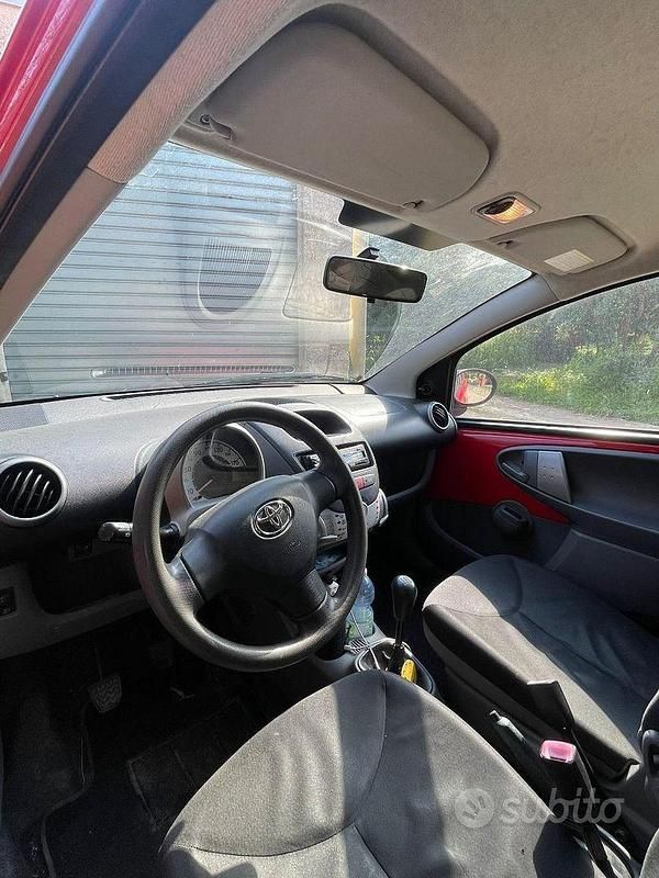 Usata Toyota Aygo 2009 Rosso Utilitaria