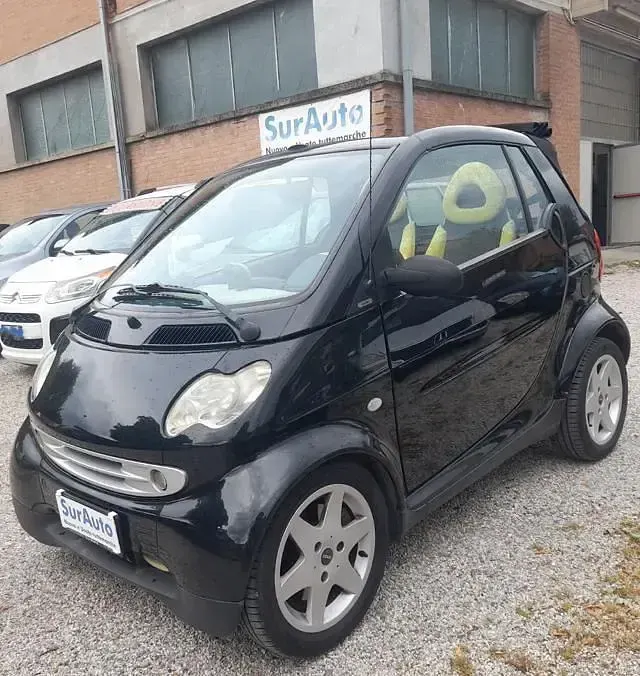 Usata Smart ForTwo Cabrio Pulse 61 CV (44 kW) 2002 Nero Cabrio