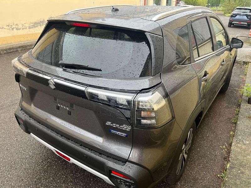 Nuova Suzuki SX4 110 CV (80 kW) 2026 Grigio oslo Berlina