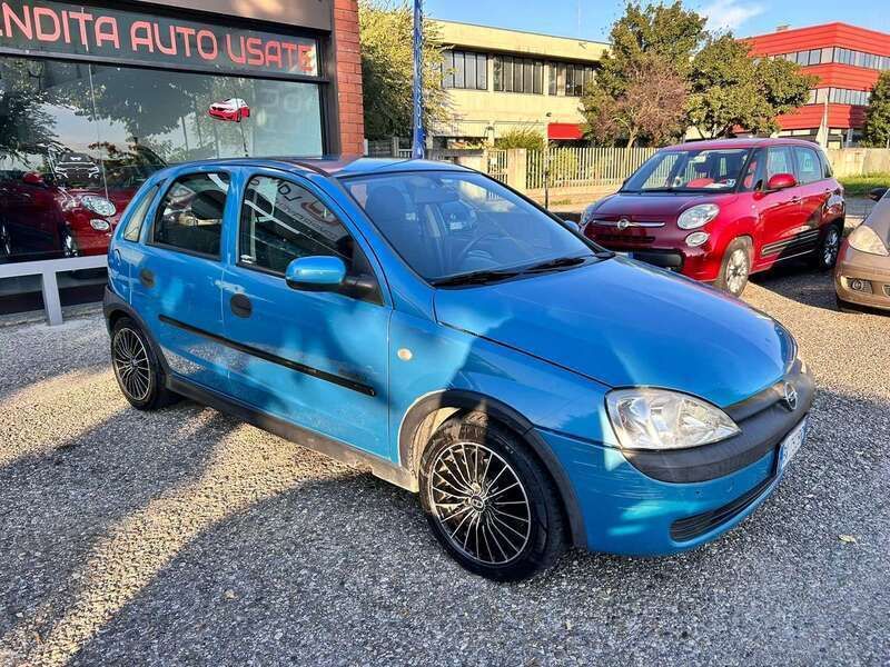 Usata Opel Corsa Comfort 75 CV (55 kW) 2001 Blu Berlina