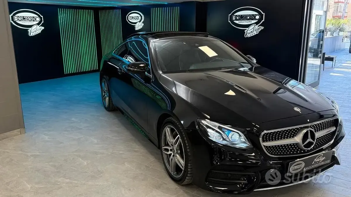 Usata Mercedes E220 Premium Plus 194 CV (142 kW) 2019 Nero Coupé