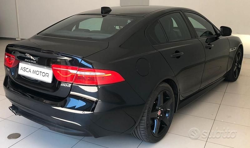 Usata Jaguar XE R-Sport 179 CV (131 kW) 2016 Nero Berlina