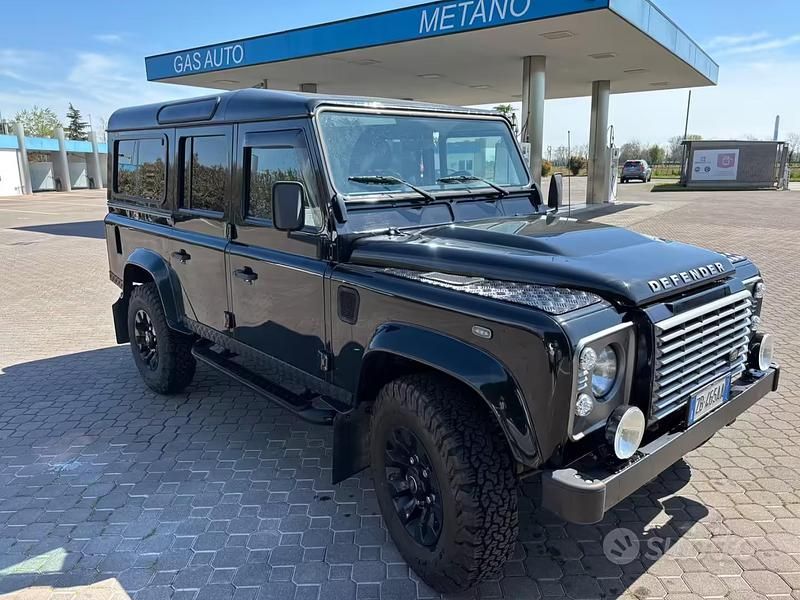 Usata Land Rover Defender 122 CV (89 kW) 2015 Nero Station wagon