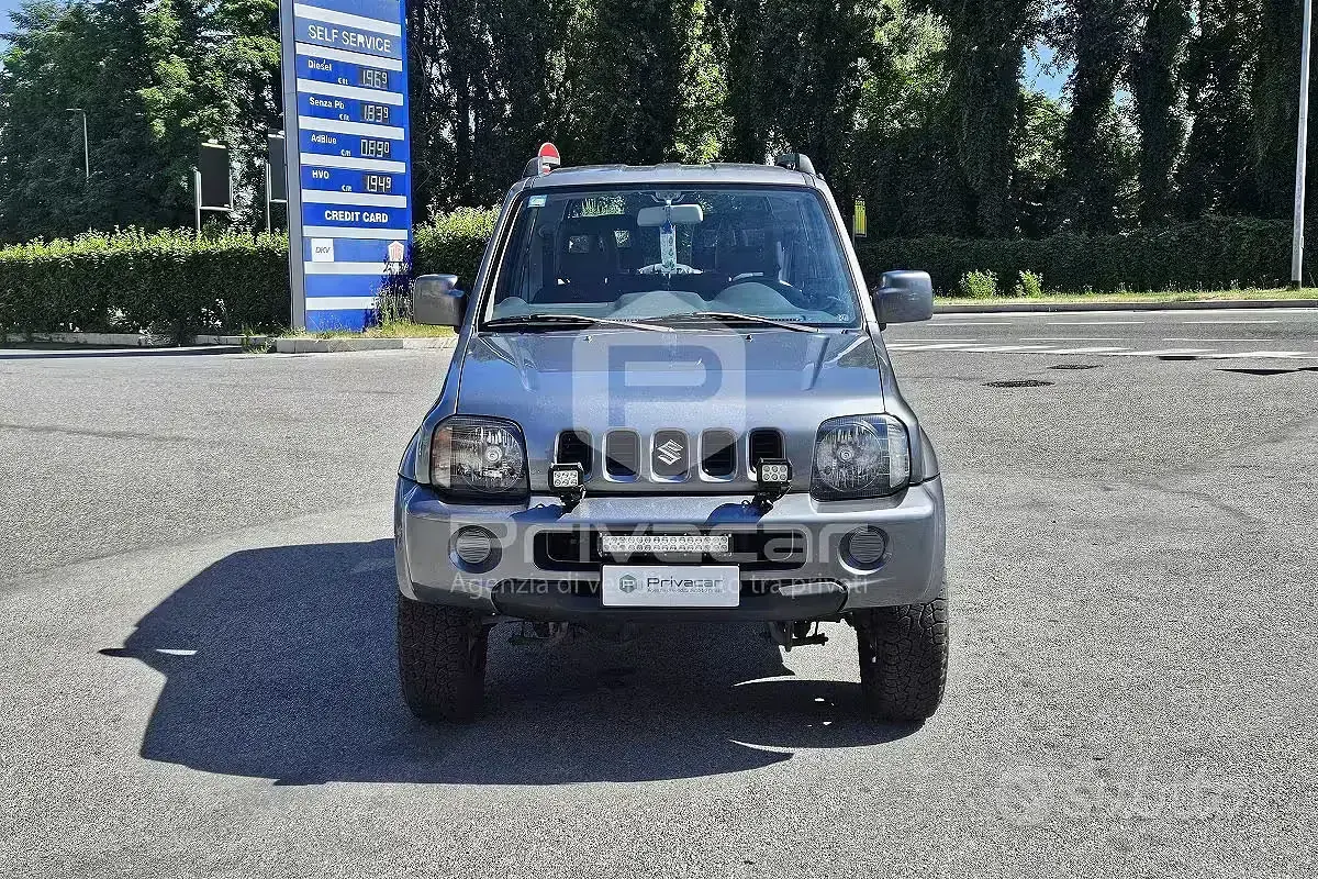 Usata Suzuki Jimny 85 CV (62 kW) 2005 Grigio SUV