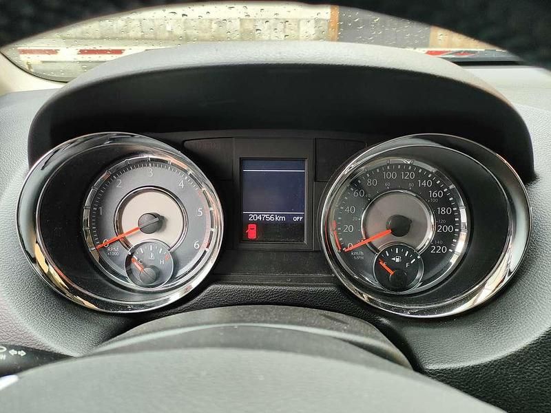 Usata Lancia Voyager Gold 163 CV (119 kW) 2012 Argento Monovolume