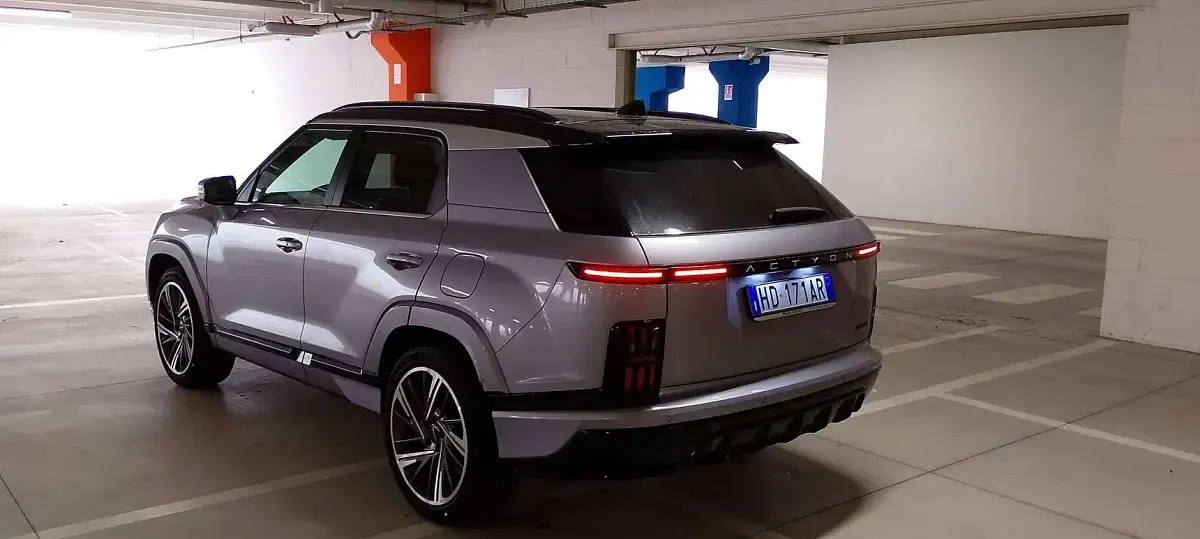 Usata KGM Actyon 163 CV (119 kW) 2026 Argento SUV