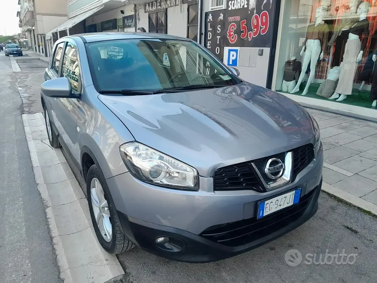 Usata Nissan Qashqai N-TEC 110 CV (80 kW) 2011 Grigio SUV