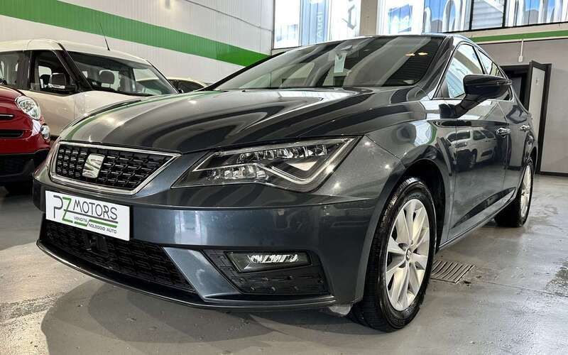 Grigio Usata 2019 Seat Leon Style Tre volumi | 12.800 € (Buon prezzo) - Immagine 1/4