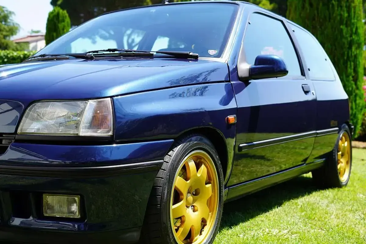 Usata Renault Clio 147 CV (108 kW) 1993 Blu/azzurro Berlina
