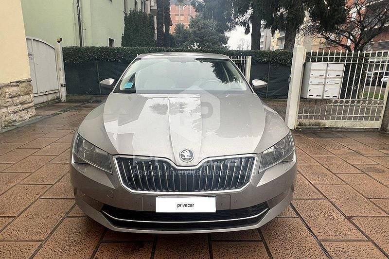 Usado Skoda Superb LAURIN & KLEMENT 280 CV (205 kW) 2017 Altro Berlina