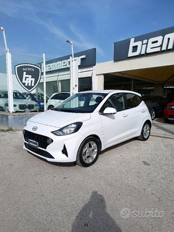 Usata Hyundai i10 67 CV (49 kW) 2023 Bianco Utilitaria
