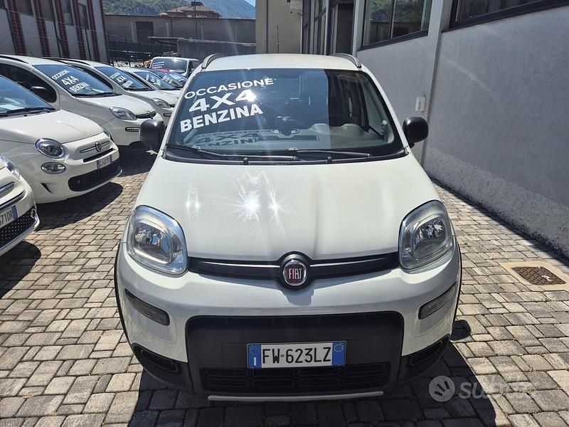 Usata Fiat Panda 4x4 S 86 CV (63 kW) 2019 Bianco Utilitaria