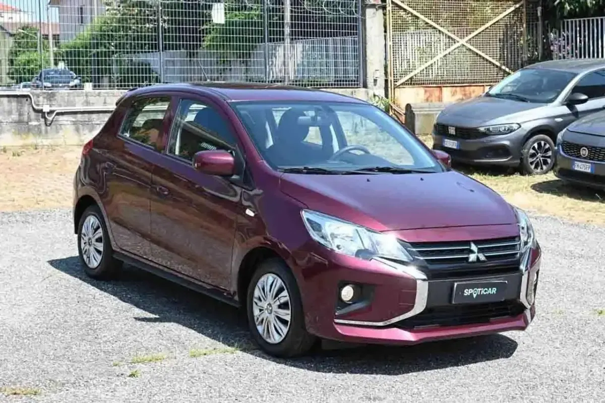 Usata Mitsubishi Space Star Invite 71 CV (52 kW) 2022 Rosso Utilitaria