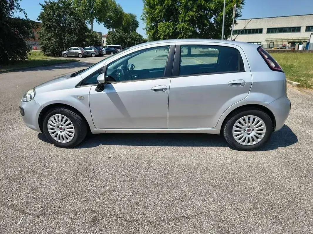 Usata Fiat Punto Evo Dynamic 77 CV (56 kW) 2009 Argento Utilitaria