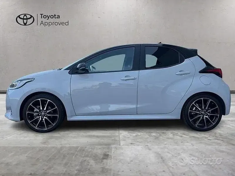 Usata Toyota Yaris Hybrid Sport 92 CV (67 kW) 2022 Bianco SUV