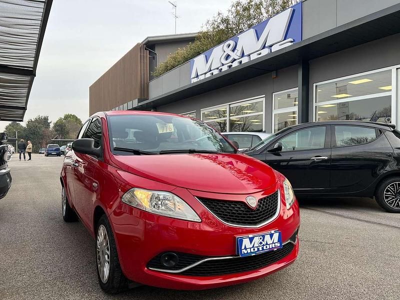 Rosso Usata 2016 Lancia Ypsilon Silver Due volumi | 7990 € (Buon prezzo) - Immagine 1/4