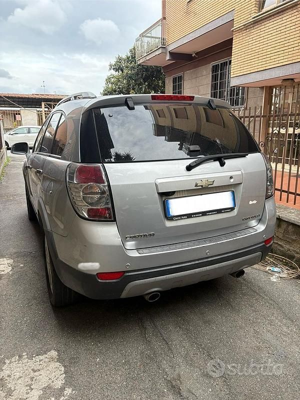Usata Chevrolet Captiva 184 CV (135 kW) 2011 Grigio SUV