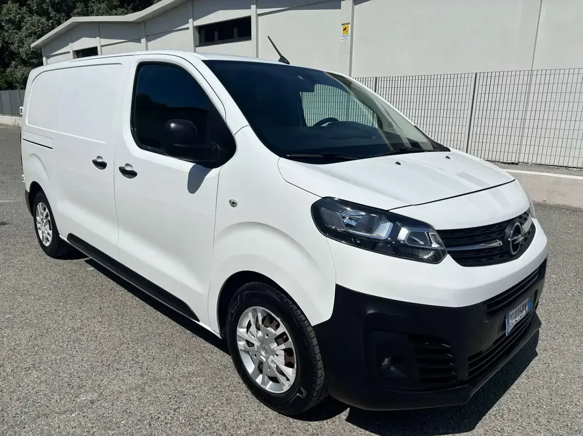 Usata Opel Vivaro-e Combi 120 CV (88 kW) 2020 Bianco Monovolume
