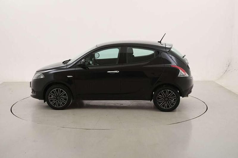 Usata Lancia Ypsilon Gold 69 CV (50 kW) 2023 Nero Utilitaria