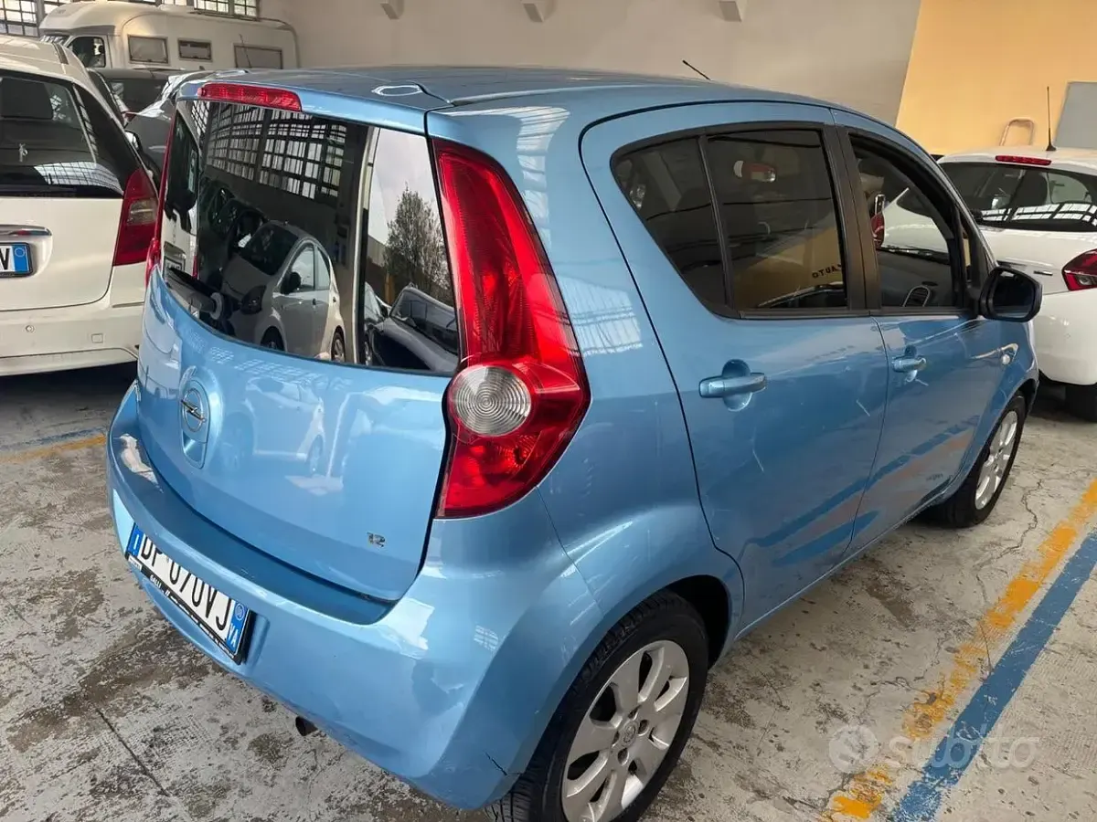 Usata Opel Agila Enjoy 86 CV (63 kW) 2008 Blu Utilitaria
